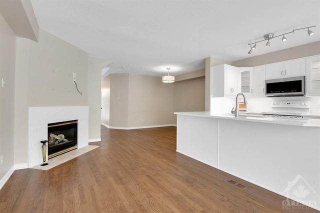 15 Sienna Private, Townhouse with 3 bedrooms, 3 bathrooms and 2 parking in Ottawa ON | Image 6