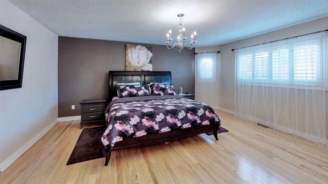 3719 Pearlstone Dr, House detached with 4 bedrooms, 4 bathrooms and 4 parking in Mississauga ON | Image 10