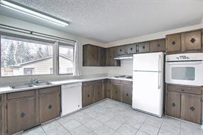 204 Lake Bonavista Drive Se, House detached with 4 bedrooms, 2 bathrooms and 2 parking in Calgary AB | Image 3