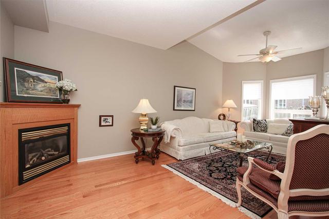 3892 Oland Dr, House detached with 3 bedrooms, 3 bathrooms and 2 parking in Mississauga ON | Image 3