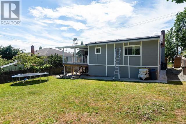 4149 Glanford Ave, House detached with 6 bedrooms, 3 bathrooms and 2 parking in Saanich BC | Image 37