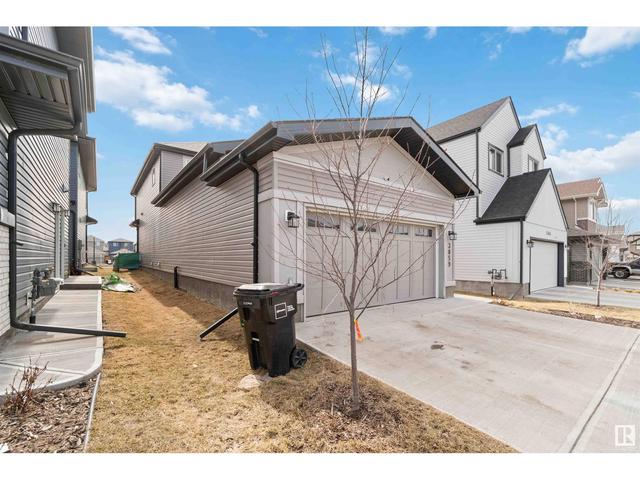 3059 Coughlan Ln Sw Sw, House detached with 3 bedrooms, 2 bathrooms and null parking in Edmonton AB | Image 3