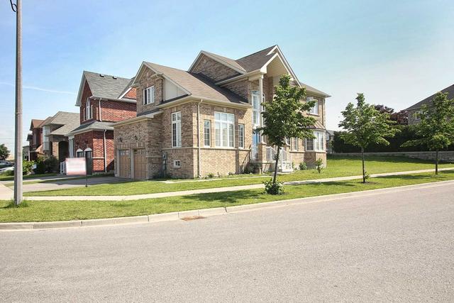 805 Black Cherry Dr, House detached with 4 bedrooms, 3 bathrooms and 4 parking in Oshawa ON | Image 1