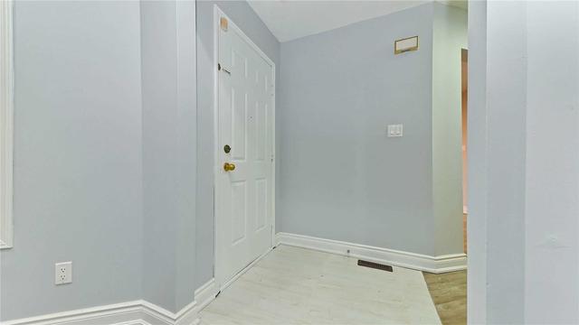 34 Woodside Crt, House detached with 3 bedrooms, 4 bathrooms and 3 parking in Brampton ON | Image 23