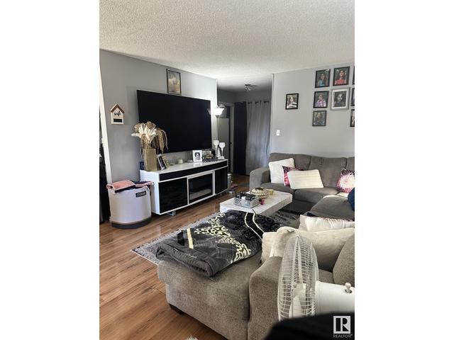1 - 13458 Fort Rd Nw, Condo with 2 bedrooms, 1 bathrooms and null parking in Edmonton AB | Image 3