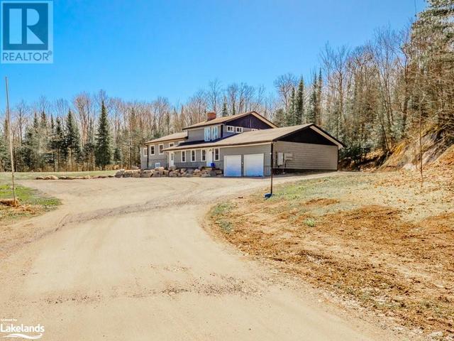 1267 Silver Lake Road, House other with 2 bedrooms, 2 bathrooms and 14 parking in Gravenhurst ON | Image 3