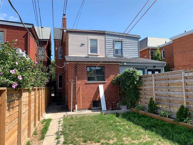 388 Crawford (Main+Bsmt) St, House semidetached with 3 bedrooms, 1 bathrooms and 1.5 parking in Toronto ON | Image 8