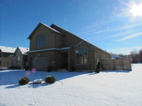 8656 Kelsey Cres, House detached with 5 bedrooms, 5 bathrooms and 3 parking in Niagara Falls ON | Image 1