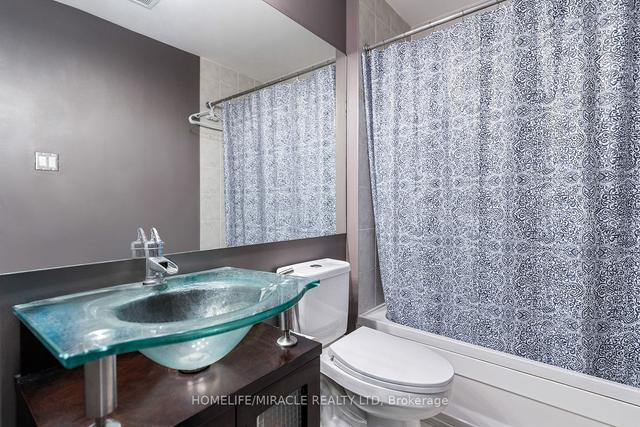 4 - 2362 Queen St E, Condo with 2 bedrooms, 2 bathrooms and 1 parking in Toronto ON | Image 3