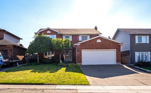 23 Carriagegate Dr, House detached with 4 bedrooms, 3 bathrooms and 4 parking in Hamilton ON | Card Image