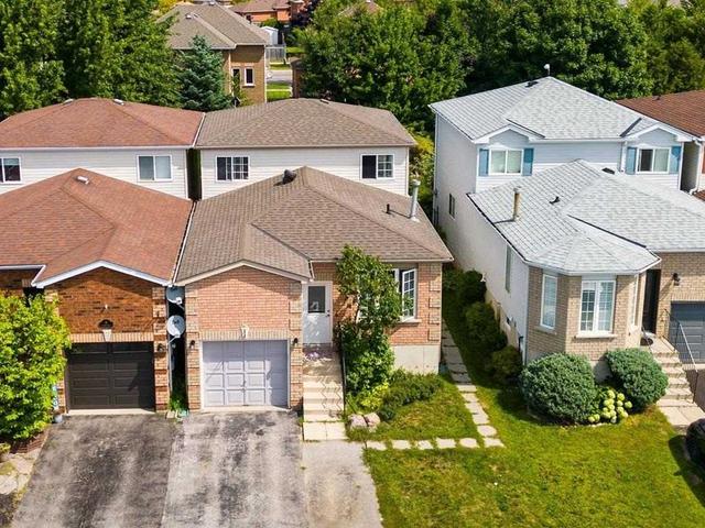 34 Willow Dr, House detached with 3 bedrooms, 2 bathrooms and 3 parking in Barrie ON | Image 1