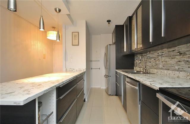 1102 - 1785 Frobisher Lane, Condo with 2 bedrooms, 1 bathrooms and 1 parking in Ottawa ON | Image 9