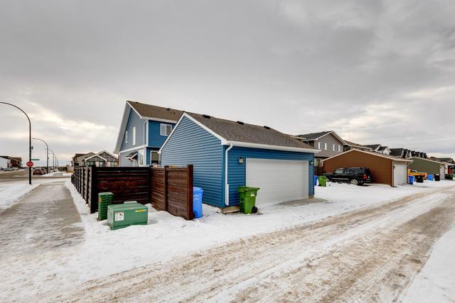 3944 202 Avenue Se, Home with 3 bedrooms, 2 bathrooms and 2 parking in Calgary AB | Image 30