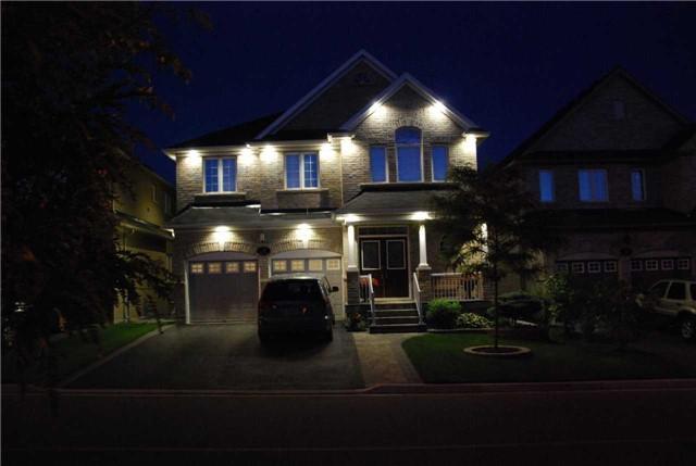 3 Fahey Dr, House detached with 4 bedrooms, 5 bathrooms and 4 parking in Brampton ON | Image 2