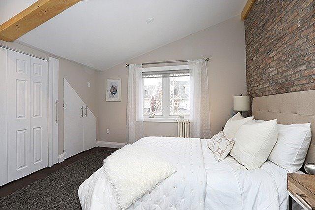 Upper - 37 Caroline Ave, House semidetached with 3 bedrooms, 1 bathrooms and 2 parking in Toronto ON | Image 11