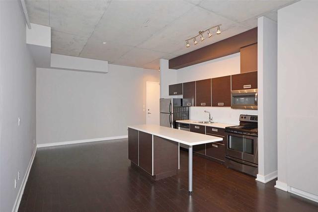209 - 60 Bathurst St, Condo with 1 bedrooms, 1 bathrooms and 1 parking in Toronto ON | Image 2