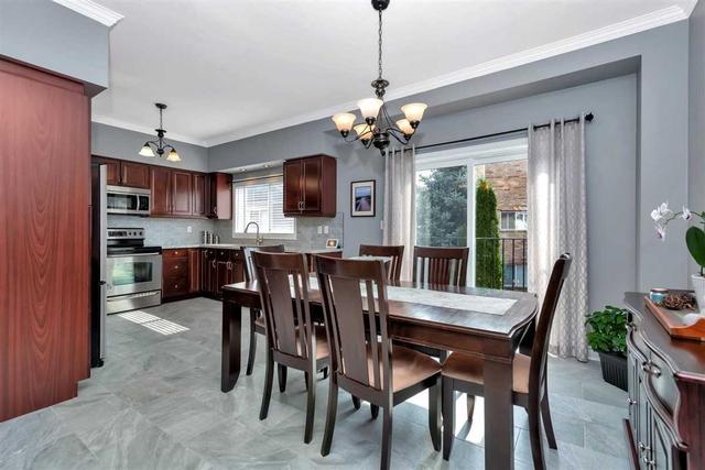 15 Richwood St, House detached with 3 bedrooms, 4 bathrooms and 4 parking in Toronto ON | Image 2