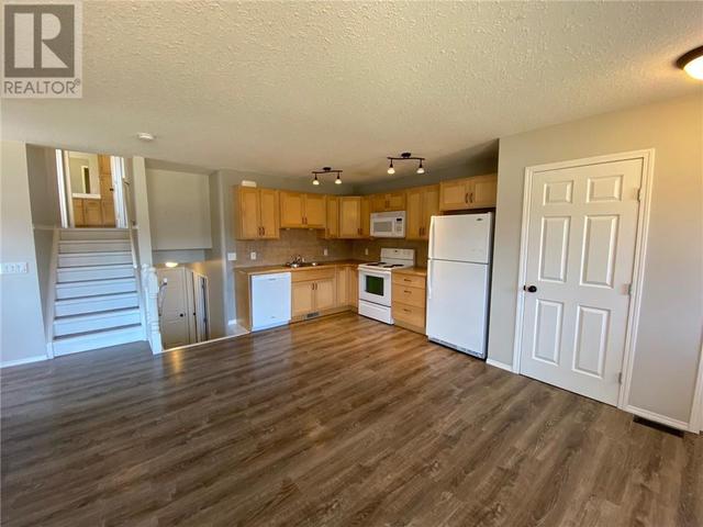 4918 54 Avenue, House semidetached with 3 bedrooms, 2 bathrooms and 2 parking in Olds AB | Image 7