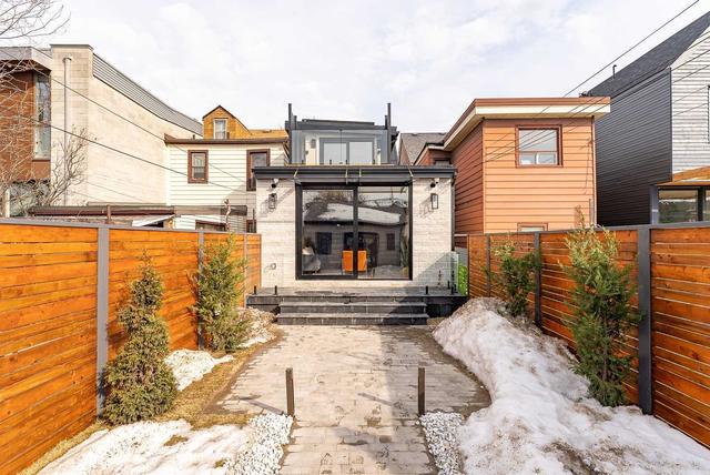 324 Euclid Ave, House detached with 4 bedrooms, 4 bathrooms and 2 parking in Toronto ON | Image 30
