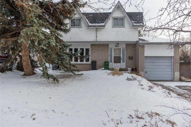 392 Calderstone Cres, House detached with 3 bedrooms, 3 bathrooms and 2 parking in Toronto ON | Image 1