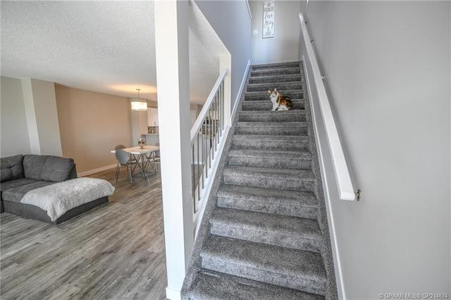 8410 101 Avenue, Home with 3 bedrooms, 2 bathrooms and 2 parking in Greenview No. 16 AB | Image 15