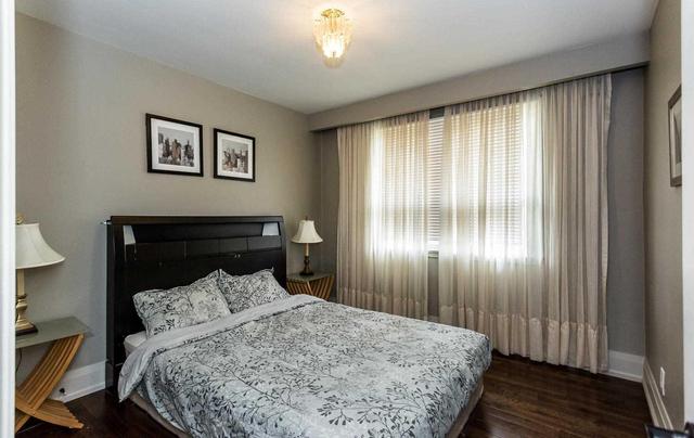 305 Derrydown Rd, House detached with 3 bedrooms, 3 bathrooms and 2 parking in Toronto ON | Image 18