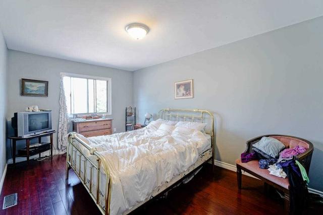151 Quantrell Tr, House attached with 4 bedrooms, 3 bathrooms and 3 parking in Toronto ON | Image 11