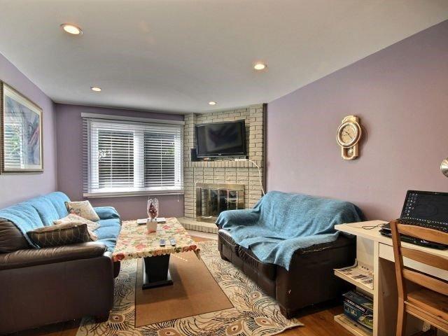 23 Ivan Nelson Dr, House semidetached with 3 bedrooms, 2 bathrooms and 2 parking in Toronto ON | Image 14