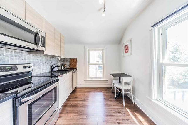 upper - 37 Garden Ave, House detached with 2 bedrooms, 2 bathrooms and 1 parking in Toronto ON | Image 7