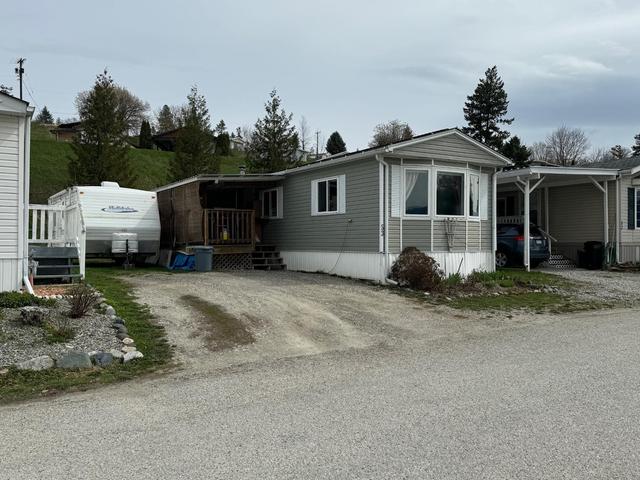 53 - 445 6 Avenue, Home with 3 bedrooms, 1 bathrooms and null parking in Creston BC | Image 2
