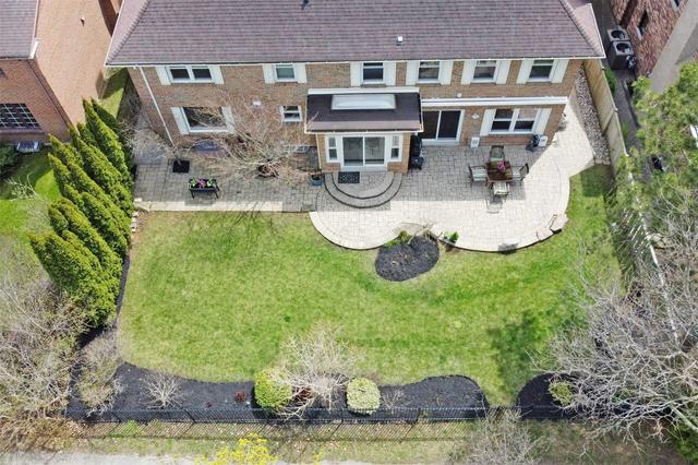 8 Barclay Crt, House detached with 4 bedrooms, 5 bathrooms and 6 parking in Markham ON | Image 27