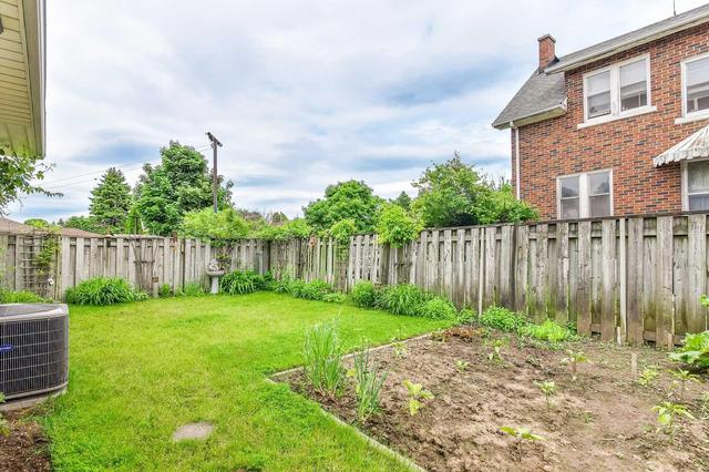 91 Victoria Rd N, House detached with 3 bedrooms, 2 bathrooms and 4 parking in Guelph ON | Image 13