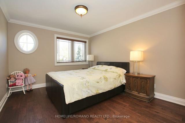 566 Mcroberts Ave, House detached with 3 bedrooms, 4 bathrooms and 4 parking in Toronto ON | Image 11