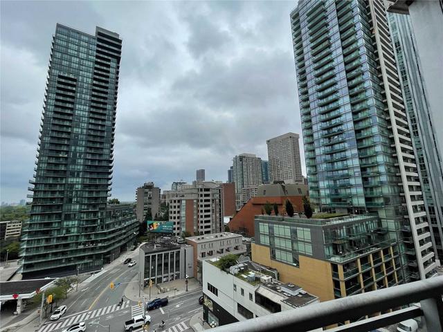 1003 - 8 Scollard St, Condo with 2 bedrooms, 2 bathrooms and 1 parking in Toronto ON | Image 6