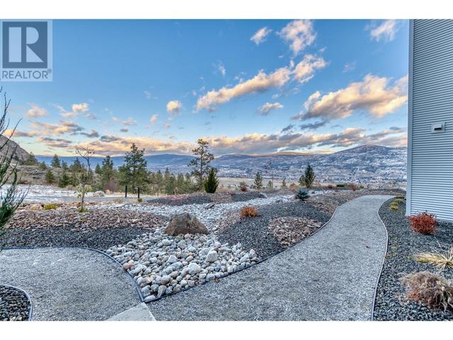 811 - 800 Vista Park, Condo with 3 bedrooms, 2 bathrooms and 2 parking in Penticton 1 BC | Image 30