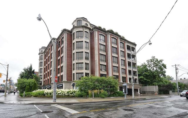 405 - 2 Roxborough St E, Condo with 1 bedrooms, 1 bathrooms and 1 parking in Toronto ON | Image 1