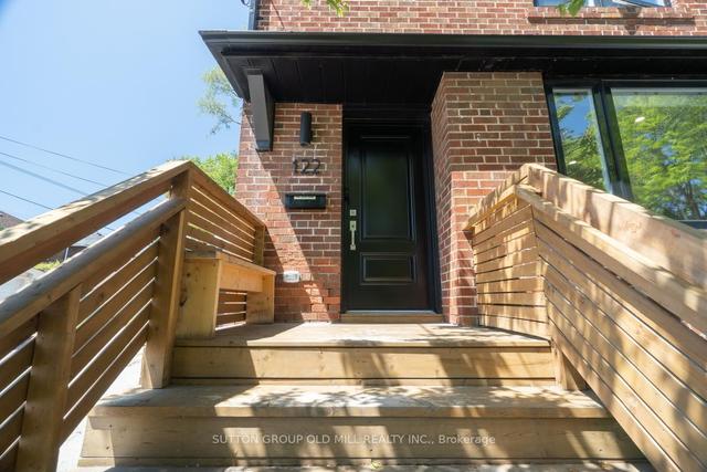 122 Gamble Ave, House semidetached with 3 bedrooms, 3 bathrooms and 3 parking in Toronto ON | Image 23