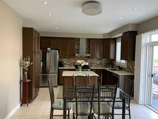 upper - 20 Fossil St, House detached with 5 bedrooms, 4 bathrooms and 3 parking in Brampton ON | Image 11