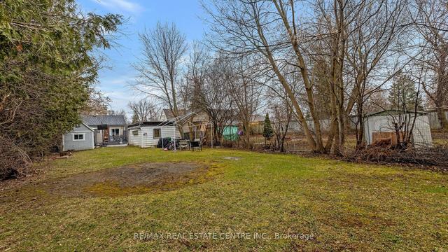 26 Clarence St, House detached with 2 bedrooms, 1 bathrooms and 5 parking in Brampton ON | Image 24