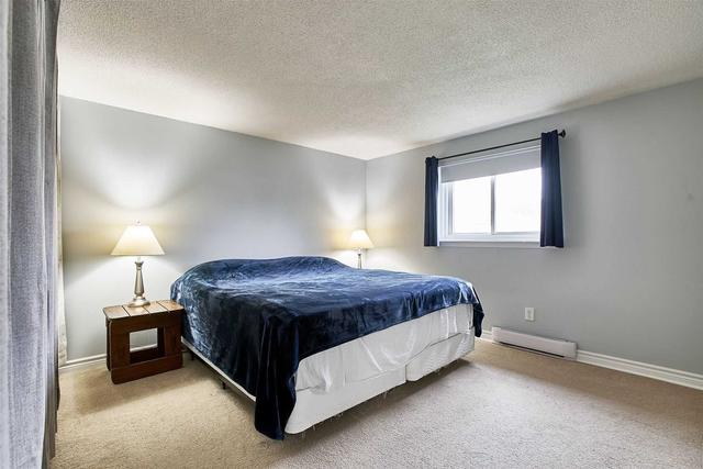 120 - 120 Nonquon Rd, Townhouse with 3 bedrooms, 1 bathrooms and 1 parking in Oshawa ON | Image 9