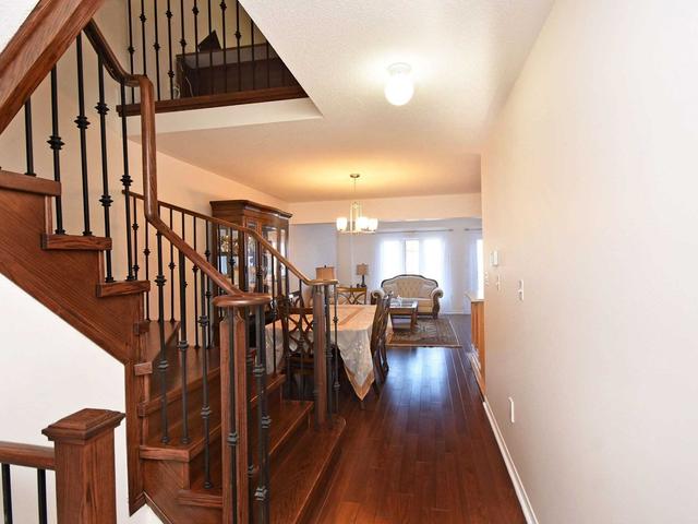 4969 Long Acre Dr, House attached with 3 bedrooms, 4 bathrooms and 2 parking in Mississauga ON | Image 13