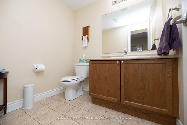 4 Trotter Crt, House detached with 4 bedrooms, 4 bathrooms and 6 parking in Barrie ON | Image 5