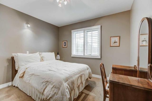10 Cole Millway, Townhouse with 3 bedrooms, 4 bathrooms and 2 parking in Toronto ON | Image 14