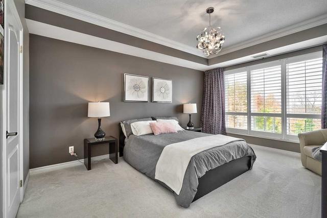 502 - 483 Faith Dr, Condo with 2 bedrooms, 2 bathrooms and 2 parking in Mississauga ON | Image 3