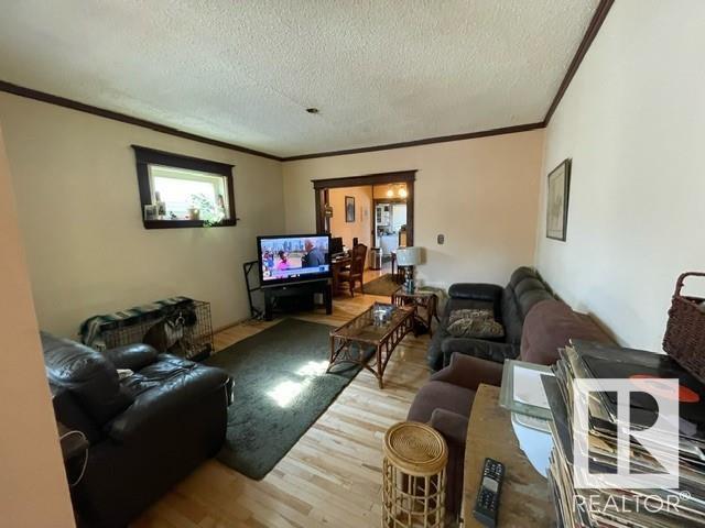 11322 96 St Nw, House detached with 3 bedrooms, 1 bathrooms and 4 parking in Edmonton AB | Image 4