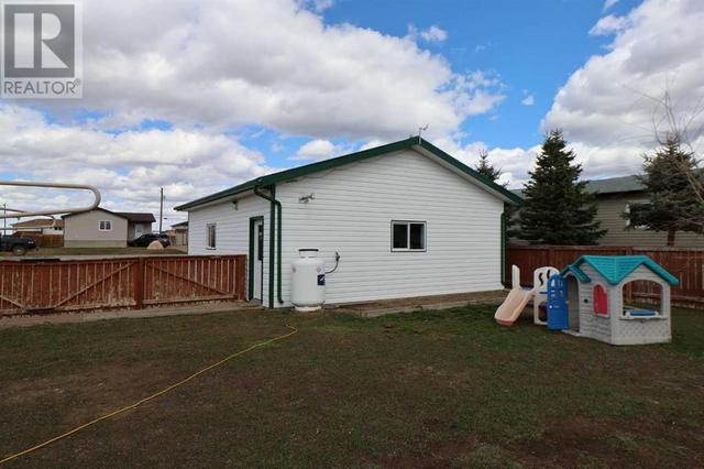 720 2 Street N, House other with 3 bedrooms, 2 bathrooms and 4 parking in Taber MD AB | Image 6