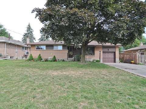 362 Rossland Rd W, House detached with 3 bedrooms, 2 bathrooms and 4 parking in Oshawa ON | Image 1