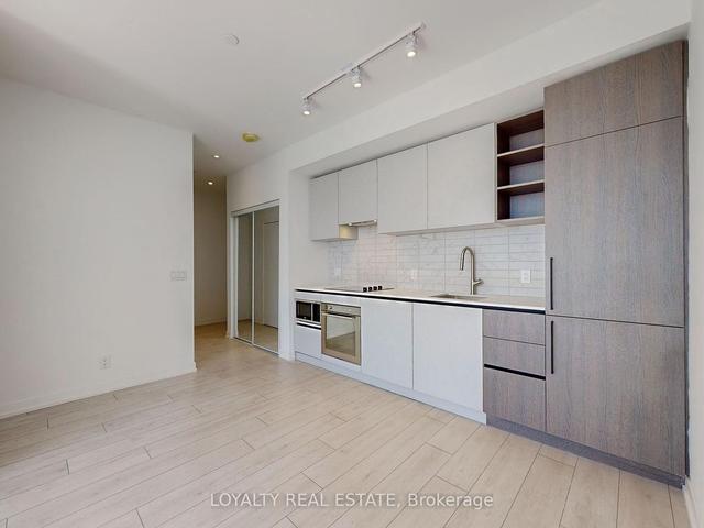3602 - 55 Mercer St, Condo with 3 bedrooms, 2 bathrooms and 0 parking in Toronto ON | Image 4