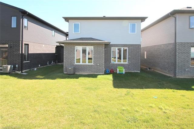 3154 Frieda Way, House detached with 3 bedrooms, 2 bathrooms and 6 parking in London ON | Image 4