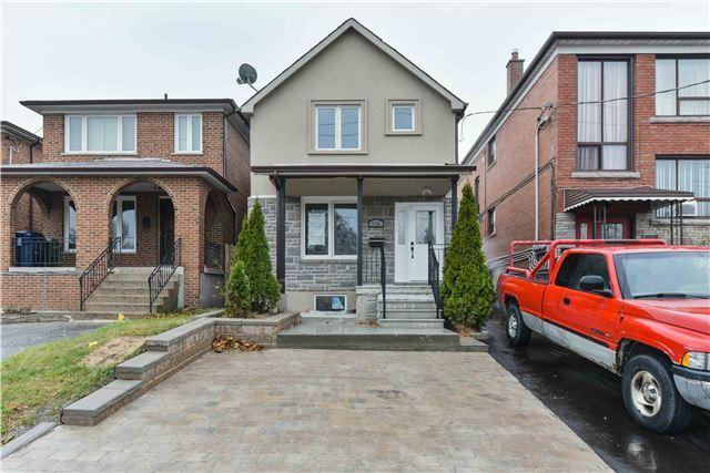 936 Jane St, House detached with 3 bedrooms, 3 bathrooms and 1 parking in Toronto ON | Image 2
